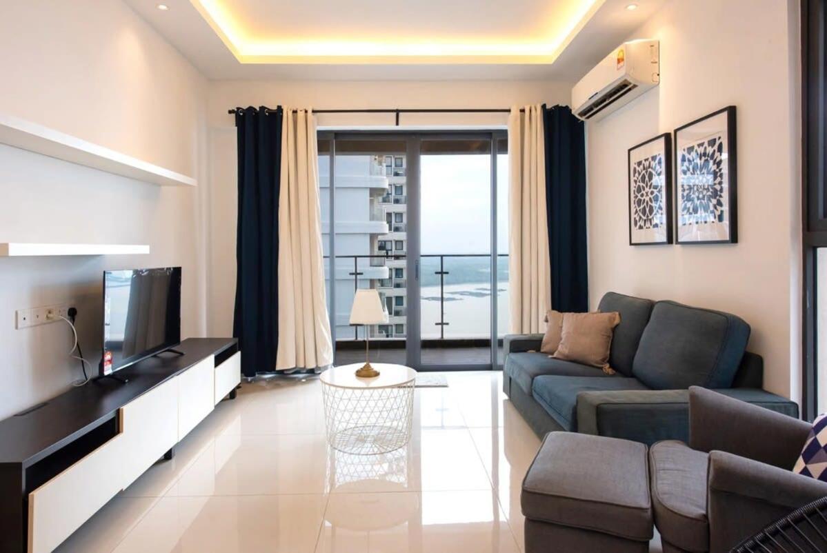 Apartment Comfy 3br In Danga Bay Free Parking Sea View Johor Bahru