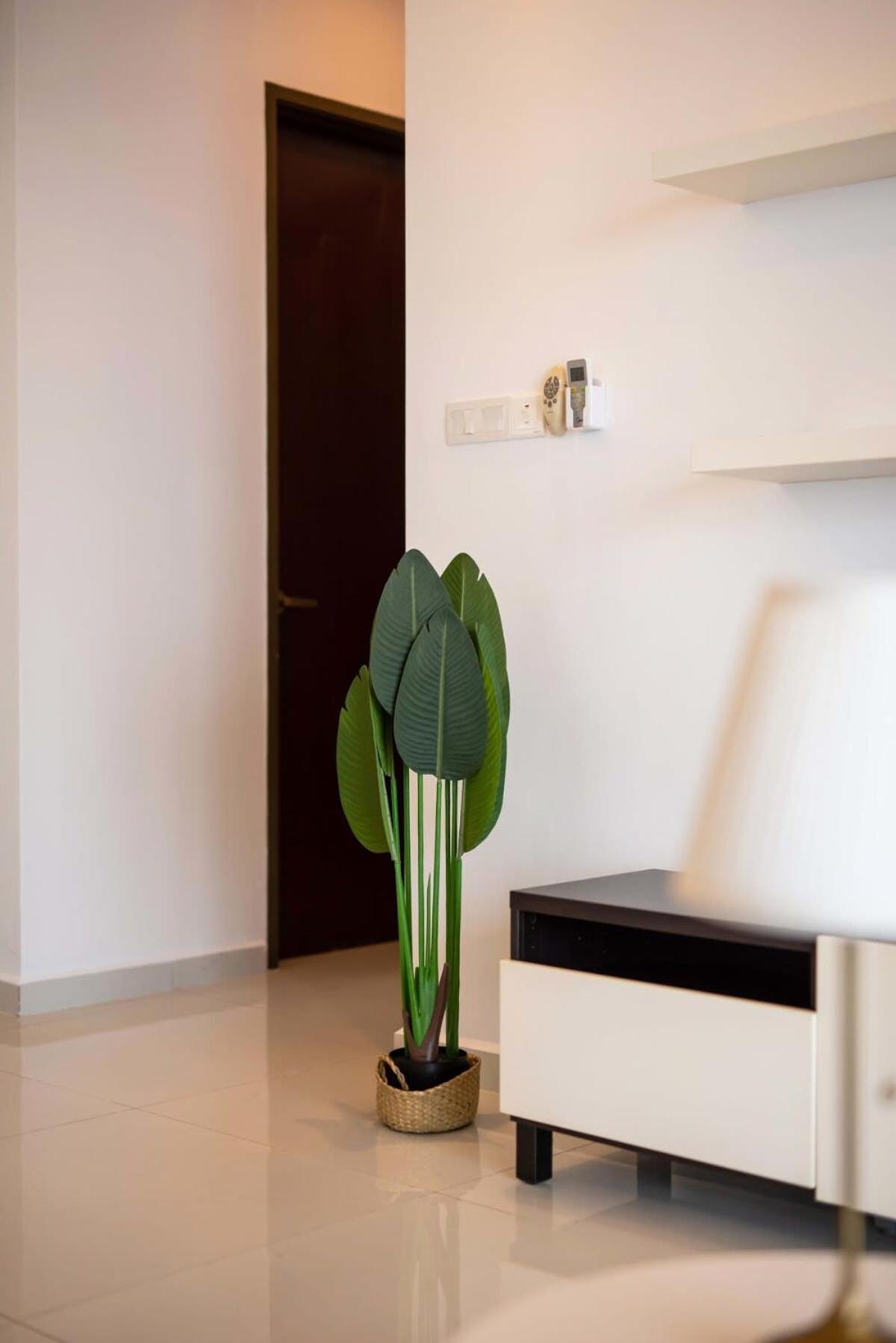 Comfy 3br In Danga Bay Free Parking Sea View