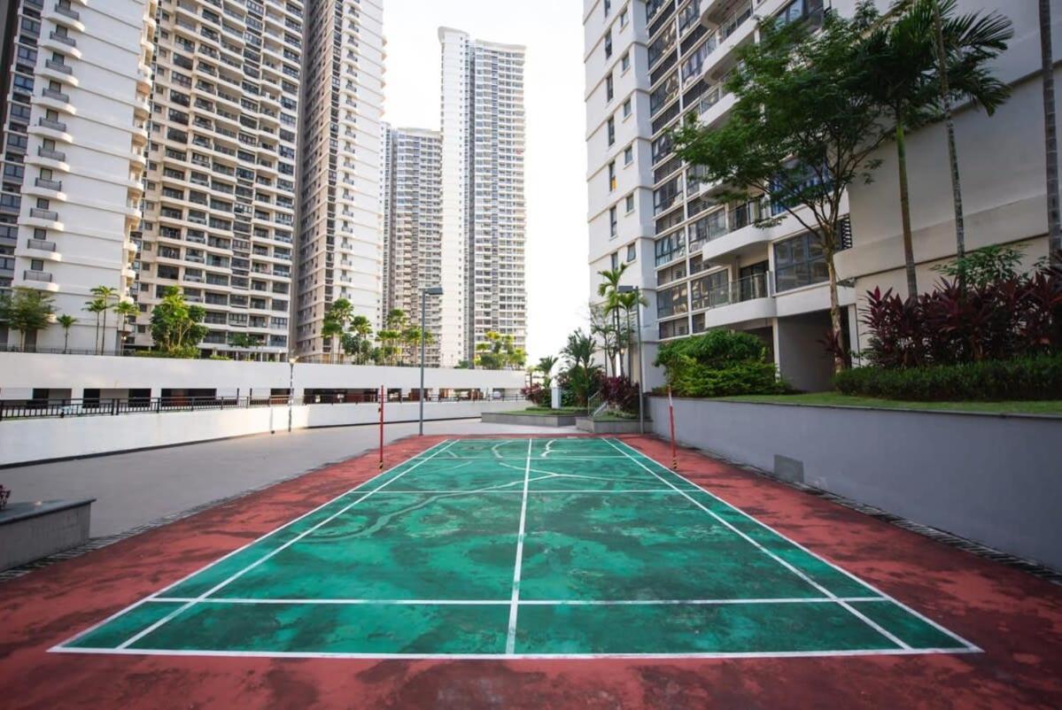 Apartment Comfy 3br In Danga Bay Free Parking Sea View